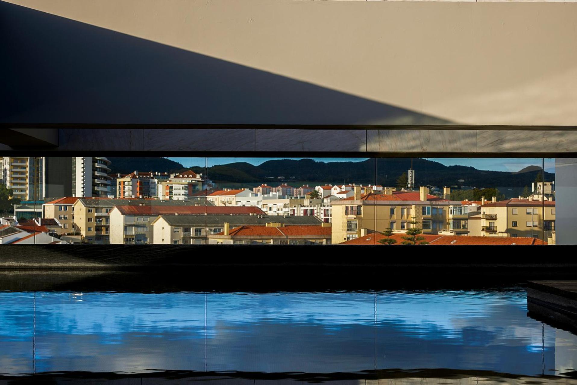 아조르 호텔 Ponta Delgada 외부 사진 View of the city