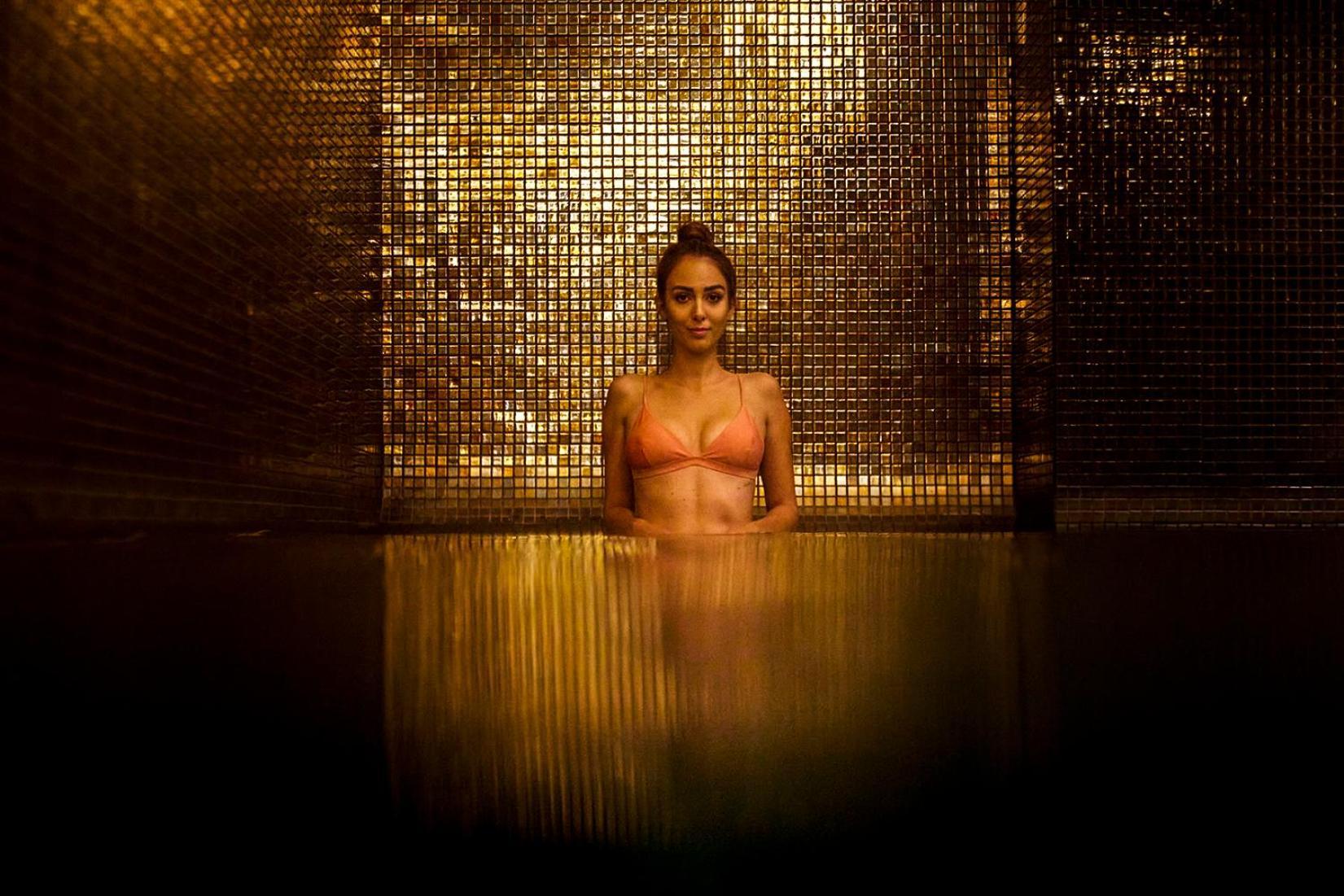 아조르 호텔 Ponta Delgada 외부 사진 A woman in a Turkish bath